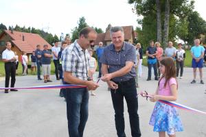 OTVORITEV CESTE IN ZIDU OKOLI POKOPALIŠČA NA KOŽLJEKU 10 FOTO LJUBO VUKELIČ